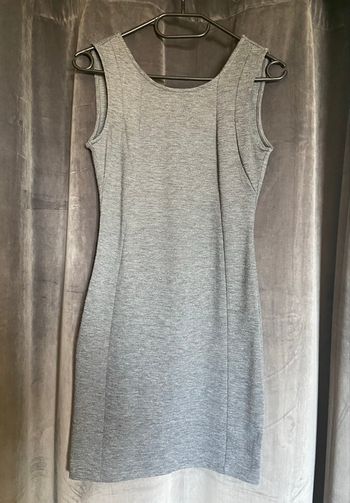 Robe débardeur avec partie dos nu