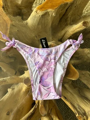 Bas de maillot de bain Etam fleur feuille lilas violet biki high
