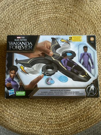 Véhicule et lanceur black Panther 