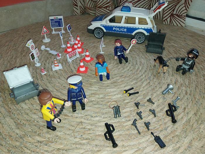Policier playmobil