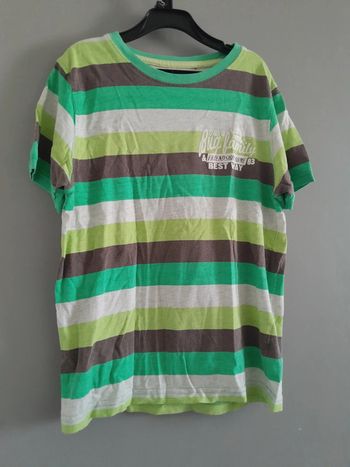 T-shirt à rayures taille 10 ans 💖
