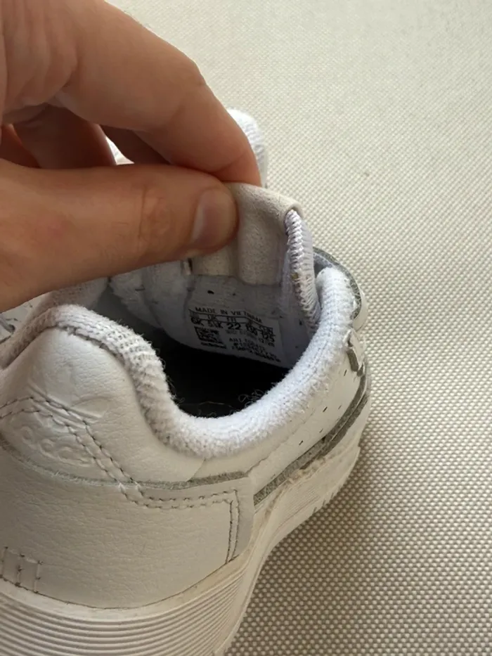 Basket Adidas blanche à scratch - photo numéro 7
