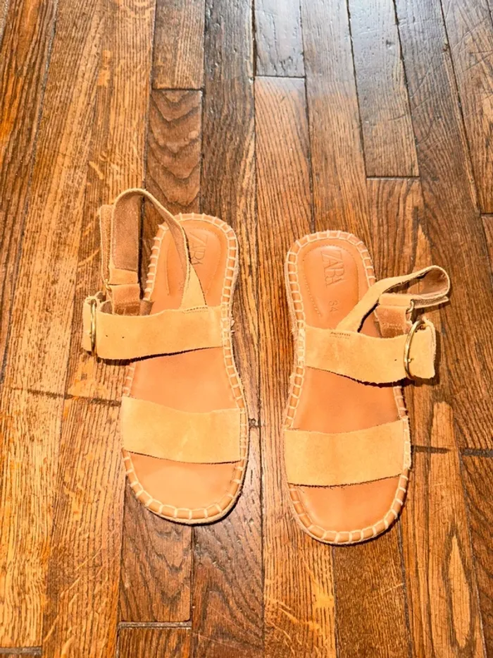 Sandales en daim Zara Taille 34