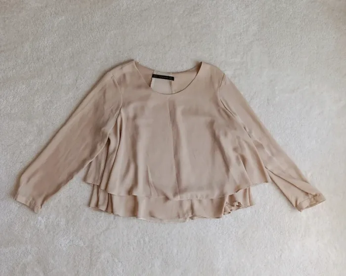 Blouse Zara L beige crème fluide légère ample volanté sur le bas - photo numéro 4