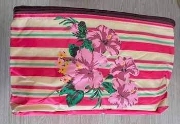 Glacière rose neuve