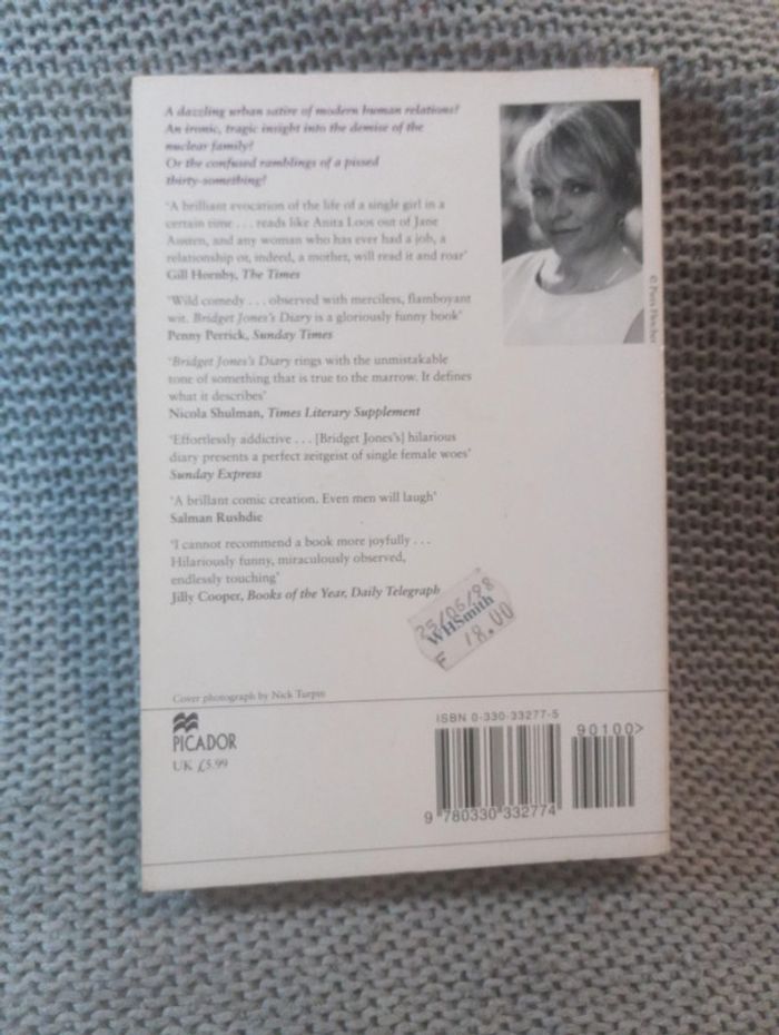Helen Fielding - Bridget Jones's diary Livre en Anglais - photo numéro 2