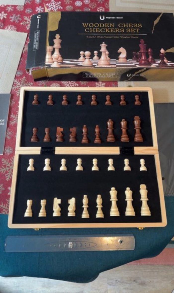 Jeu d'échecs magnétique en bois - Premium 39 × 39 ст - photo numéro 2