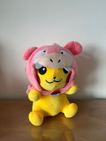 Peluche Pokémon Pikachu ramolosse