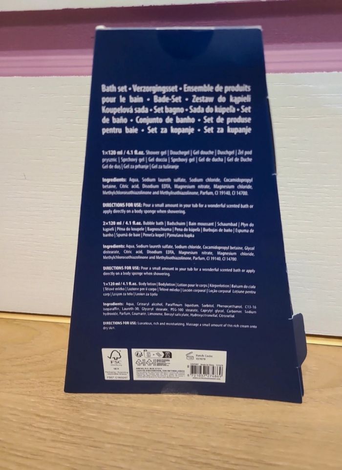 Super coffret beauté boule de Noël neuf - photo numéro 4