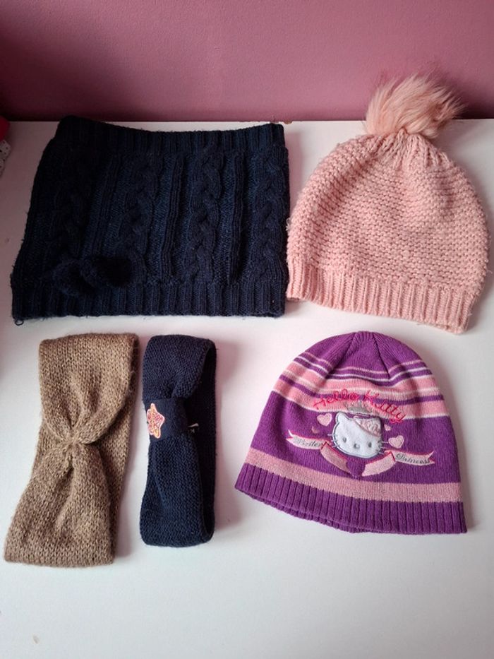 Lot accessoires bonnets/cache-oreilles 5/7ans