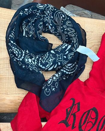 Foulard garçon cheich tape à l’œil bleu marine blanc écharpes