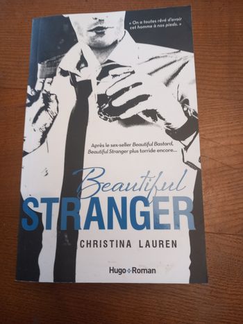 Livre Beautiful Stranger