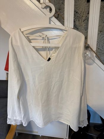 Blouse teeshirt dentelle légère L