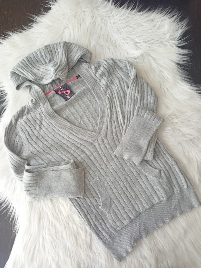 Pull à capuche gris torsadé 12 ans- 150cm