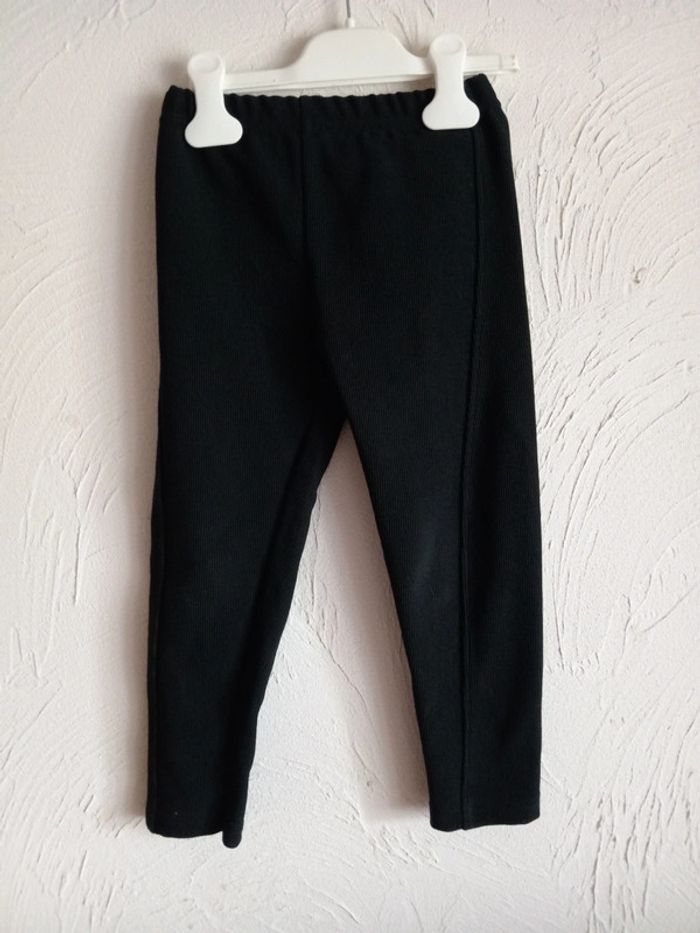Pantalon noire côtelé