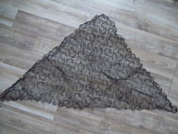 Triangle dentelle noire