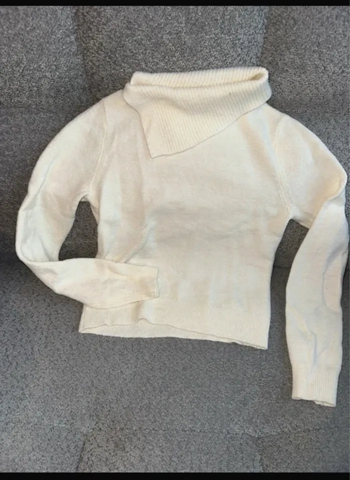 Pull col asymétrique biseauté blanc cassé MANGO neuf - photo numéro 2