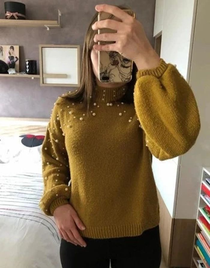 Joli pull femme moutarde M/L debouloché donc nickel avec perles tbe étiquette effacée - photo numéro 5