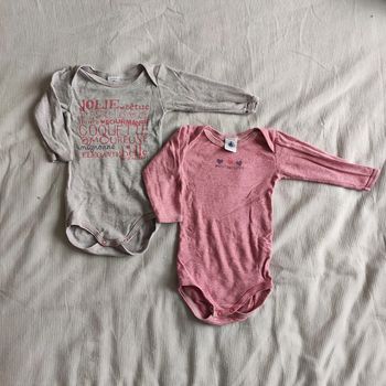 Lot 2 bodies Petit Bateau 6 mois