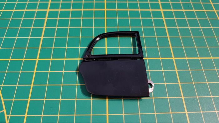 Porte arrière droite pièce détachée miniature 1/18 Citroën traction 15cv 1952 Maisto #B36