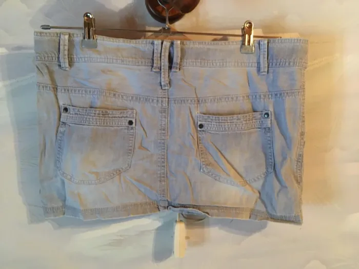 Mini jupe en jean @ - photo numéro 2