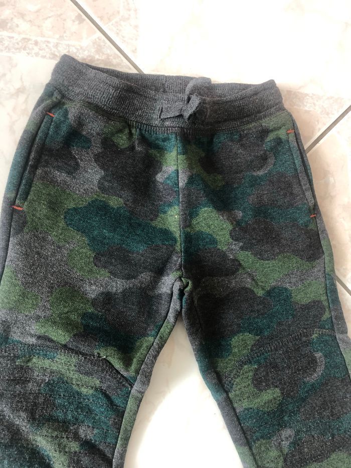 Beau bas de jogging , pantalon confortable armée ou militaire 3 ans - photo numéro 3