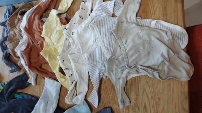 Lot vêtements bébé garçon – Taille 1 mois - photo numéro 2