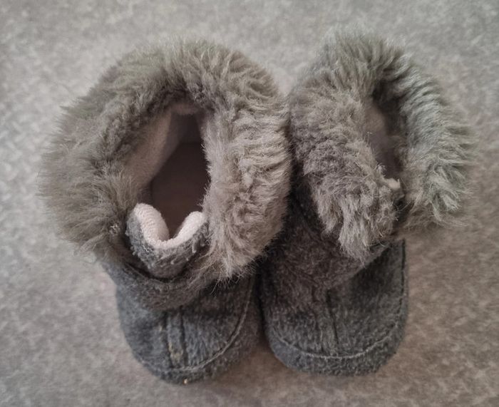 Petit chaussons fourrés bébé