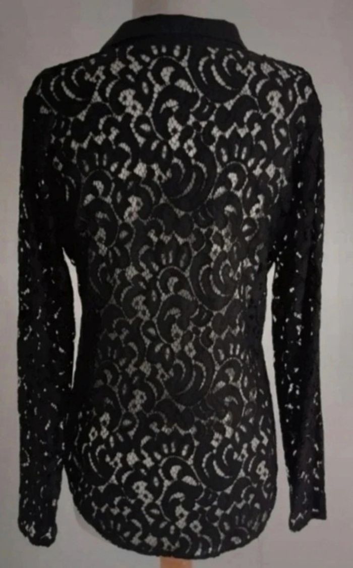 Magnifique blouse noire asymétrique en dentelle et clous dorés Madison taille 38 - photo numéro 3