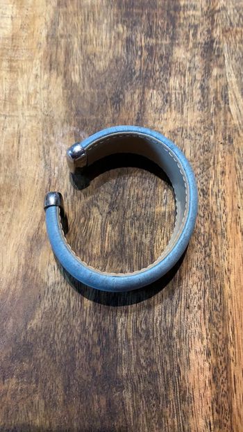 Bracelet rigide texture très douces