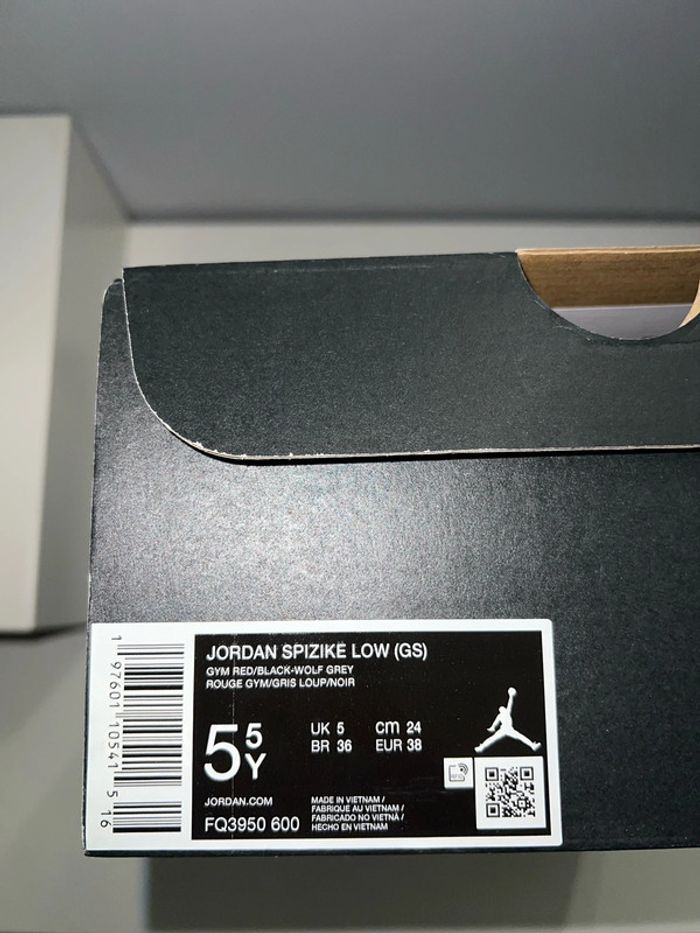 Basket Nike taille 38 Jordan unisex - photo numéro 11
