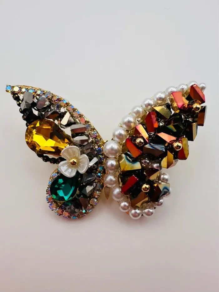 Broche artisanale