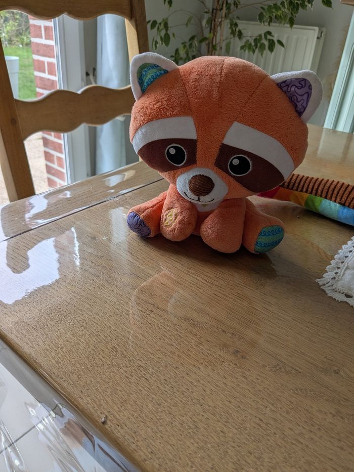 Renard musical roux à piles
