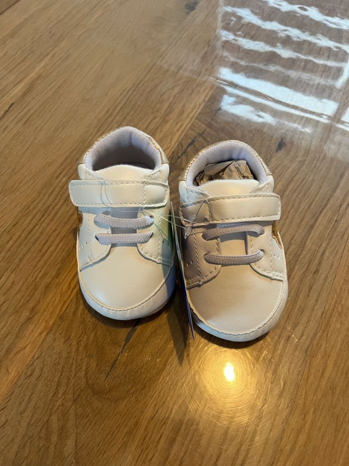 Chaussure bébé - photo numéro 2