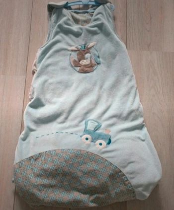 Gigoteuse Nattou Gaston et Cyril 
Convient aux bébés à partir de 6 mois 
Excellent état