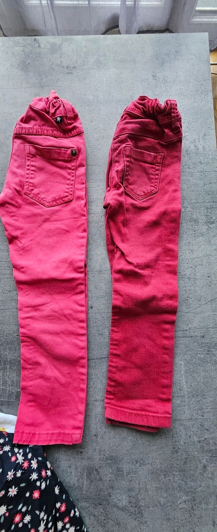 Lot vêtements fille 4ans - photo numéro 2