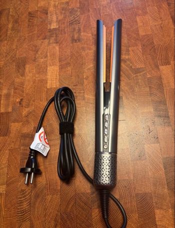 Sèche cheveux 2 en 1 (séchage en même temps lissage )