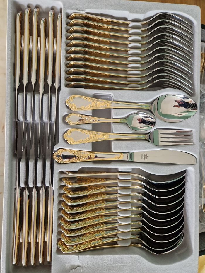 Ménagère 64 pc Bestecke&Solinger - photo numéro 3