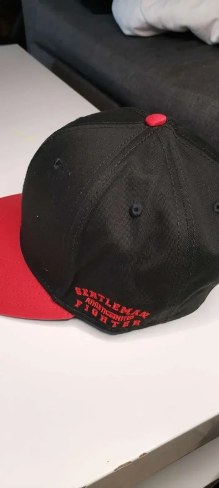 Casquette Gentleman Fighter noire et rouge - photo numéro 4