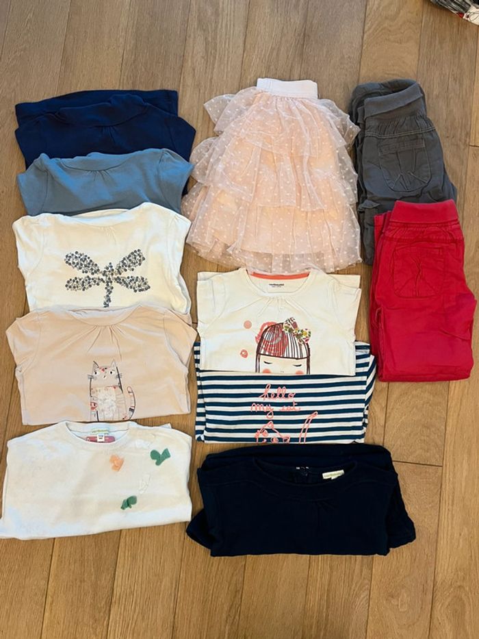 Vend lot de 12 vêtements fille automne hiver vertbaudet 6 ans très bon état
