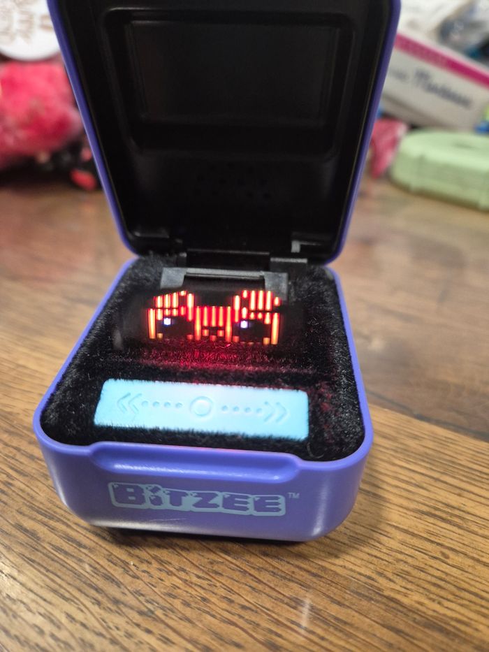 Jouet bitzee violet voir photo - photo numéro 10