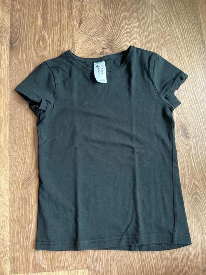 Tee-shirt fille manches courtes noir C&A 7/8 ans