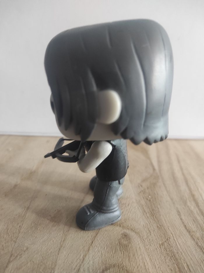 Figurine Funko pop Daryl Dixon 145 SANS boîte ( The Walking Dead ) - photo numéro 4
