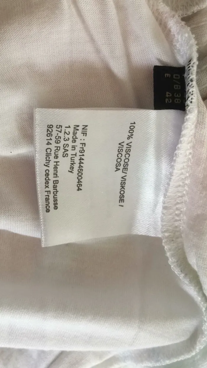 Tshirt plage 🏖 à paillettes neuf marque 123 - photo numéro 4