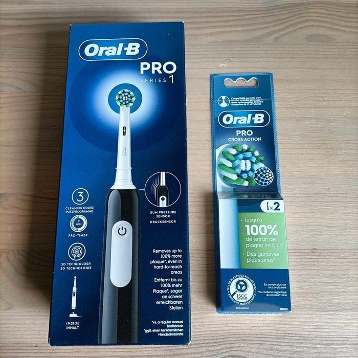 Brosse à dents Oral-B + J'offre 1 blister de 2 brossettes supplémentaires
