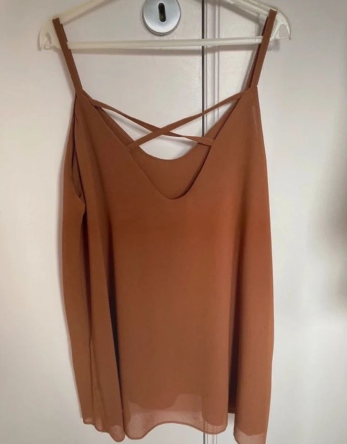 Magnifique haut doublé à bretelle || made in Italy || taille S - photo numéro 2