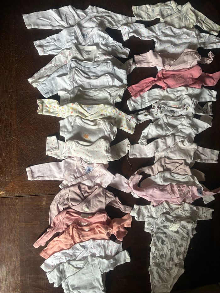 Lot vêtements fille 1 mois - photo numéro 2