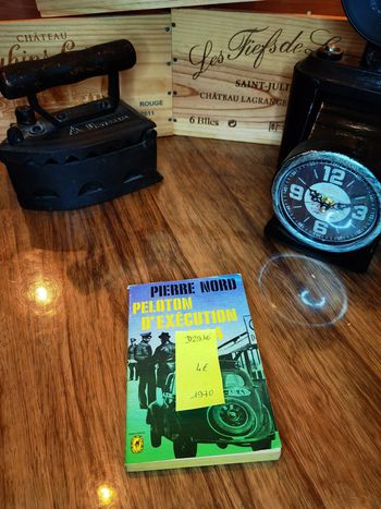 D2916 - livre "Peloton d'exécution 1944"