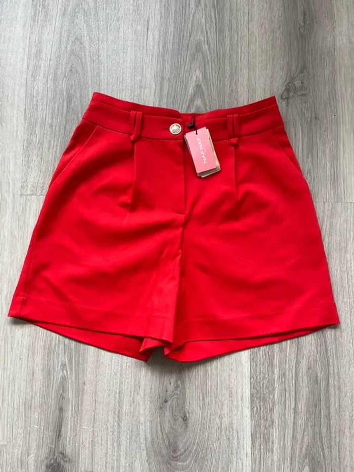 Short Naf Naf rouge taille 34 neuf - photo numéro 2