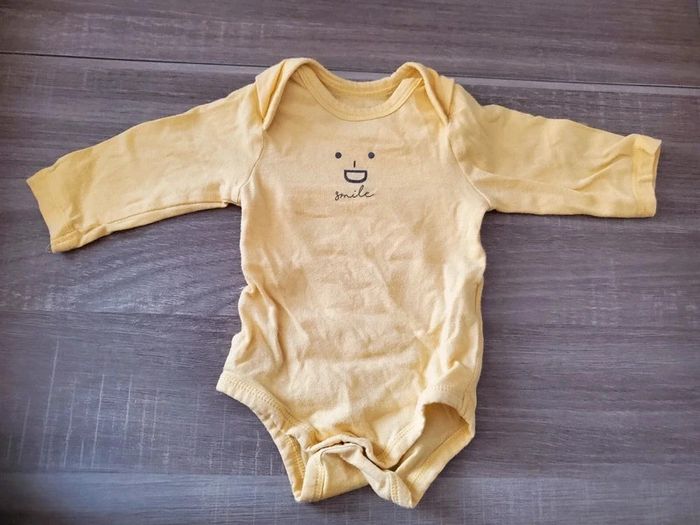 Lot de 13 bodies 3 mois - photo numéro 13